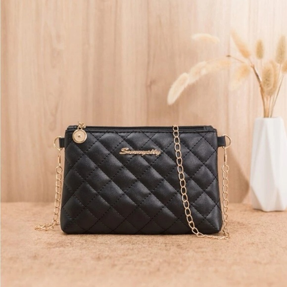 Handbags - ⚠️Clearance Black Quilted Gold Chain Crossbody Bag